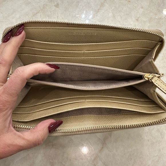 Michael Kors Metallic Gold leather zip wallet - Picture 6 of 7